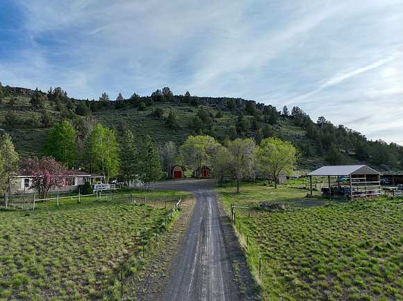 20 Acres of Land with Home for Sale in Burns, Oregon