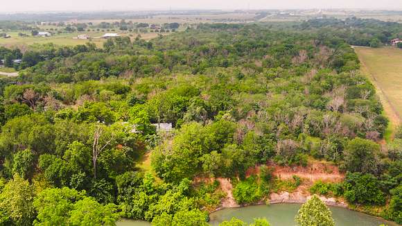 27 Acres of Land for Sale in Martindale, Texas