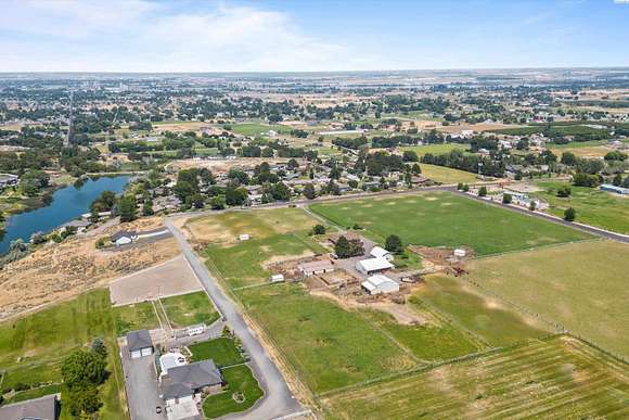9.81 Acres of Land with Home for Sale in Kennewick, Washington