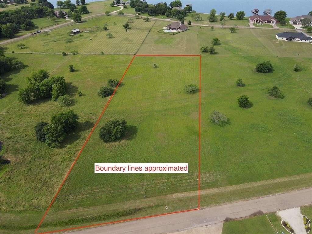 2.16 Acres of Residential Land for Sale in Corsicana, Texas