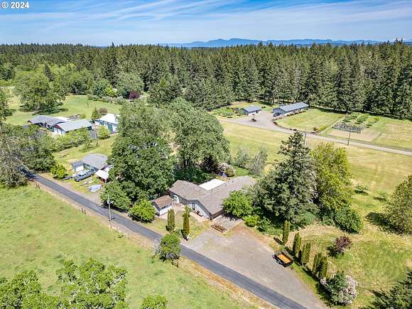 4 Acres of Residential Land with Home for Sale in Veneta, Oregon