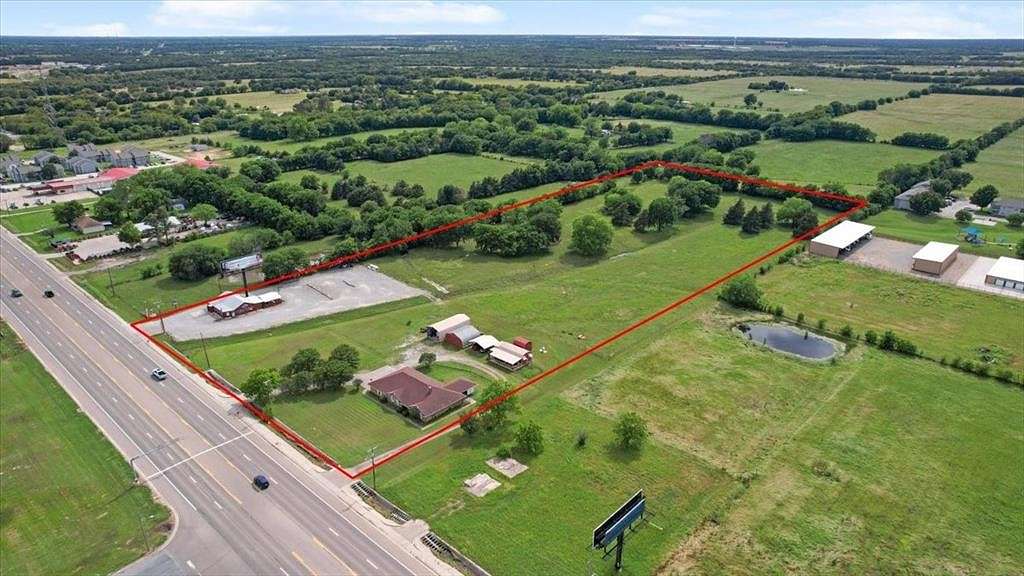 9.67 Acres of Mixed-Use Land for Sale in Bonham, Texas