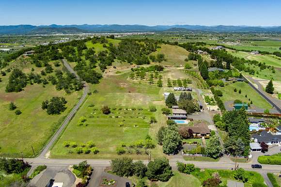 8 Acres of Residential Land with Home for Sale in Medford, Oregon