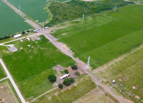 13.5 Acres of Land for Sale in Damon, Texas
