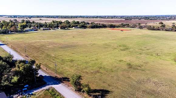 1.5 Acres of Residential Land for Sale in Tuttle, Oklahoma