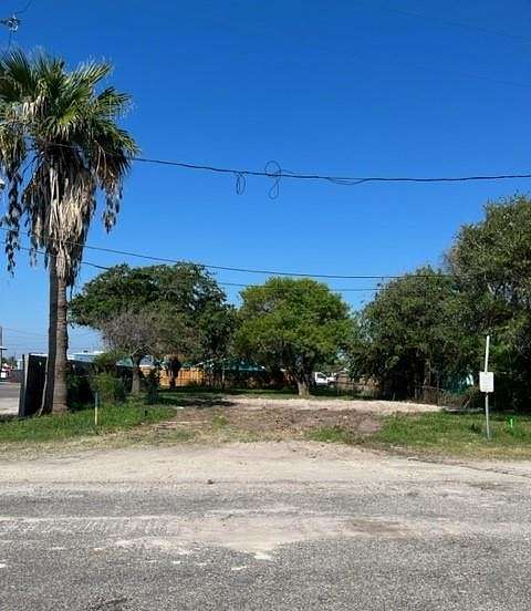 0.35 Acres of Mixed-Use Land for Sale in Rockport, Texas