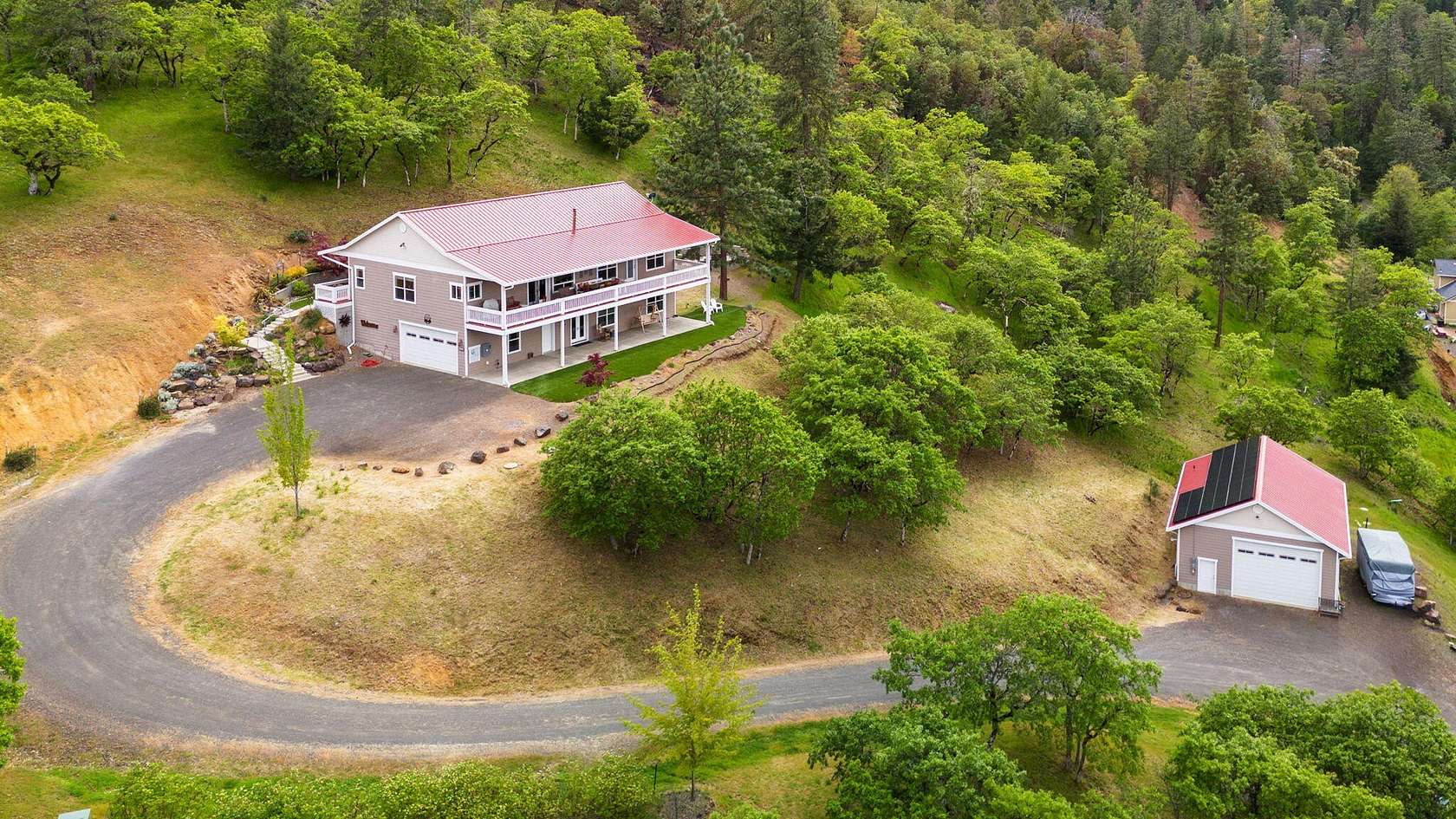 5 Acres of Land with Home for Sale in Eagle Point, Oregon