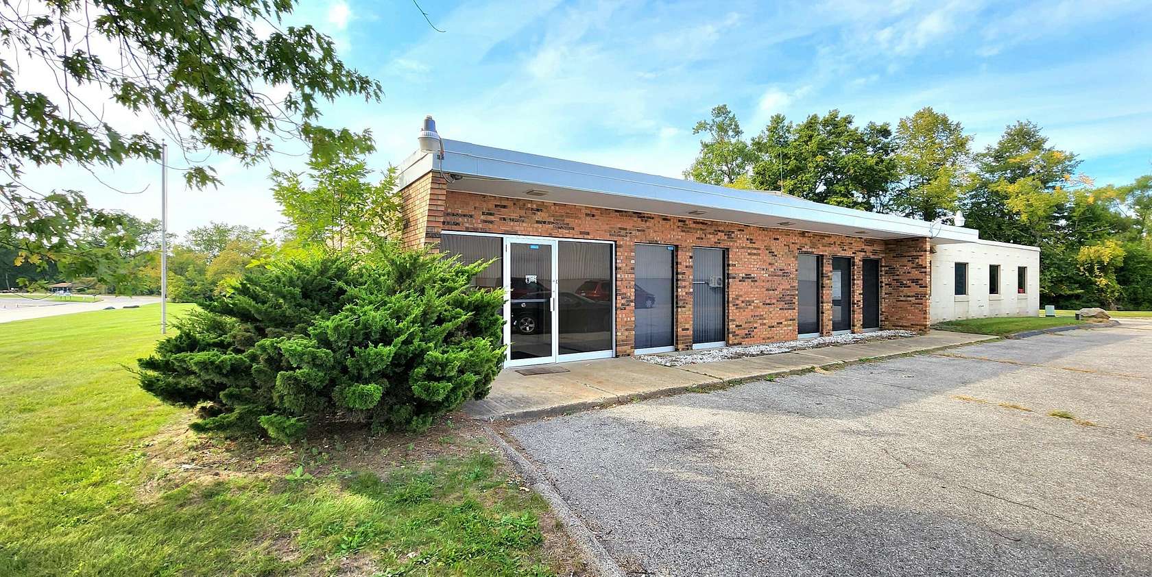 2.79 Acres of Improved Commercial Land for Sale in Jackson, Michigan