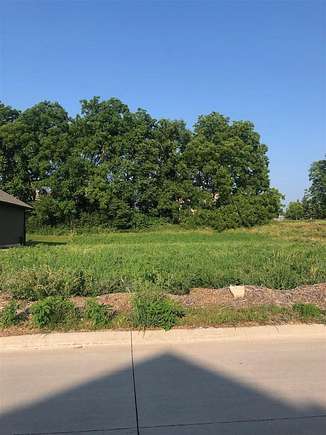 Residential Land for Sale in Scott Township, Iowa