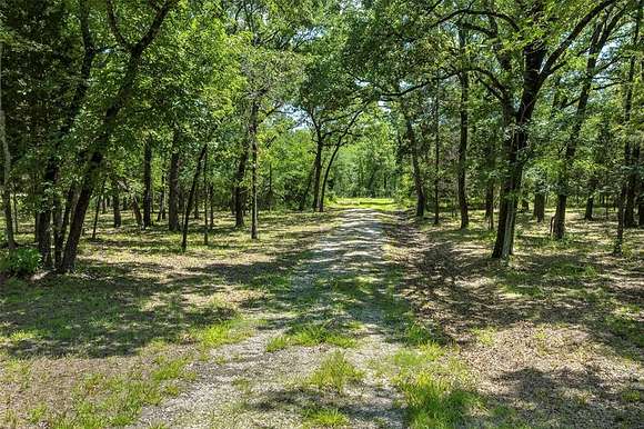 10 Acres of Land for Sale in Eustace, Texas