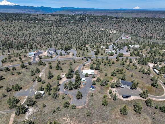 2.7 Acres of Residential Land with Home for Sale in Culver, Oregon