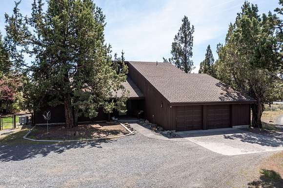 2.7 Acres of Residential Land with Home for Sale in Bend, Oregon