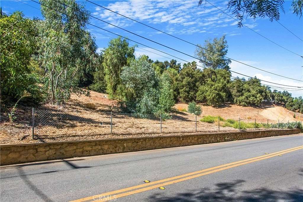 0.996 Acres of Land for Sale in Redlands, California