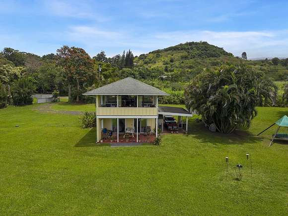 27.8 Acres of Agricultural Land with Home for Sale in Haʻikū, Hawaii
