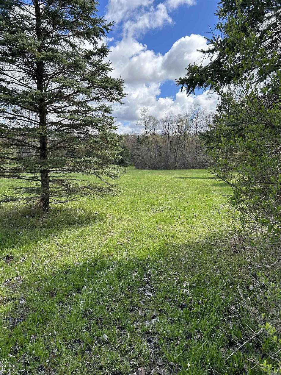 2.6 Acres of Residential Land for Sale in Oakland Charter Township, Michigan
