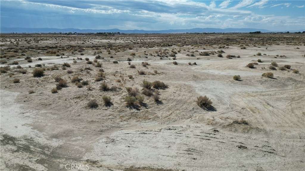 5 Acres of Residential Land for Sale in Kern, California