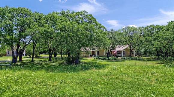 16 Acres of Land with Home for Sale in Collinsville, Texas