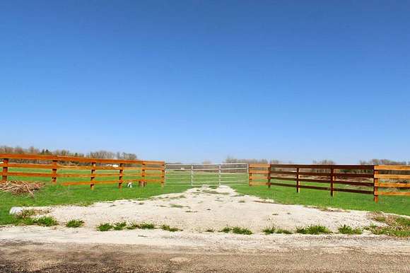 11.2 Acres of Land for Sale in Ennis, Texas