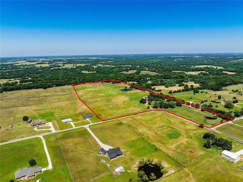 32 Acres of Land with Home for Sale in Sadler, Texas