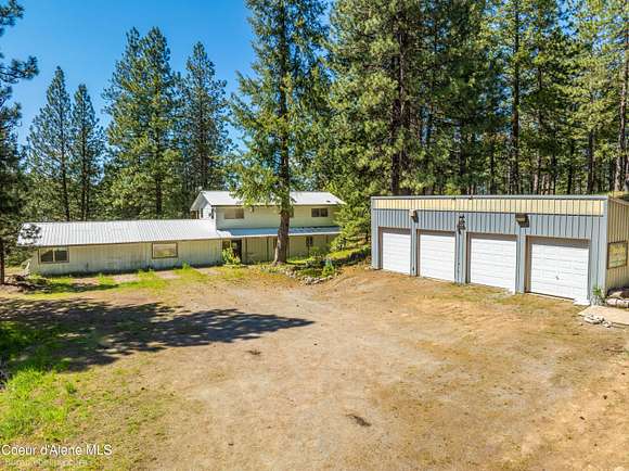 3.1 Acres of Residential Land with Home for Sale in Coeur d'Alene, Idaho