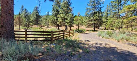 5 Acres of Residential Land for Sale in Klamath Falls, Oregon