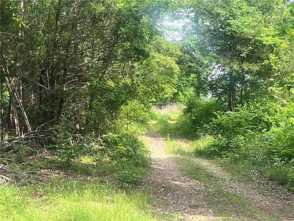 7 Acres of Residential Land for Sale in Yellville, Arkansas