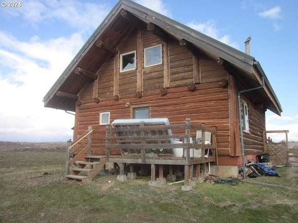 Land with Home for Auction in Goldendale, Washington