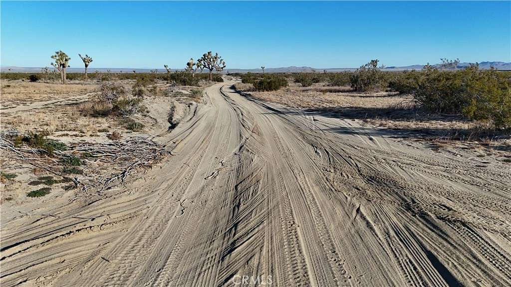 2.646 Acres of Land for Sale in Llano, California