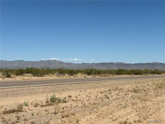 4.7 Acres of Land for Sale in Golden Valley, Arizona