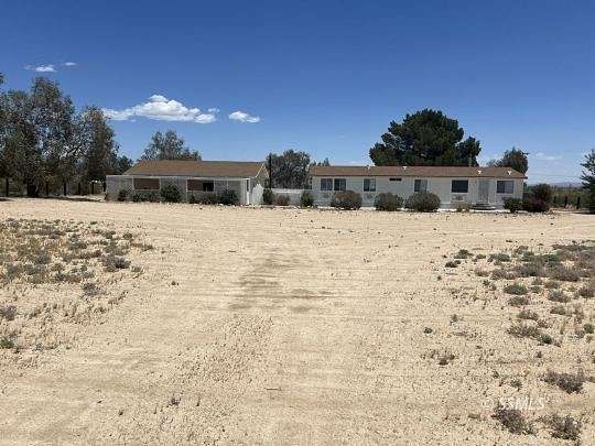 2.5 Acres of Residential Land with Home for Sale in Inyokern, California