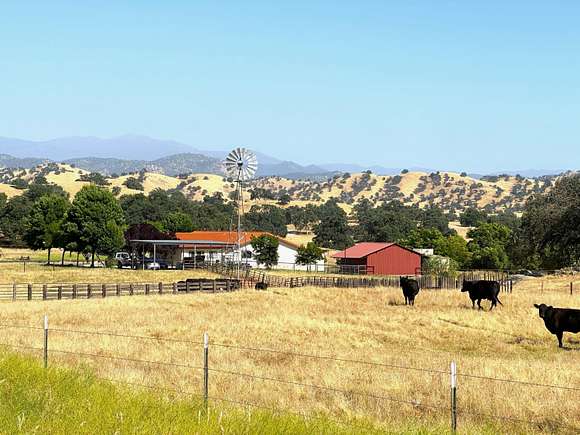 5 Acres of Residential Land with Home for Sale in Porterville, California