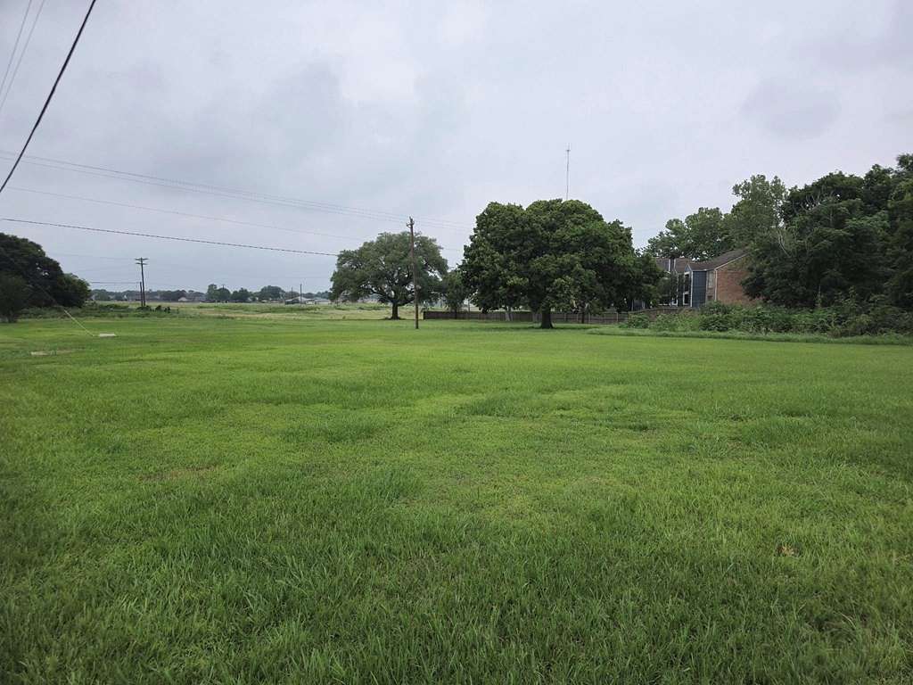 1.3 Acres of Mixed-Use Land for Sale in Bay City, Texas