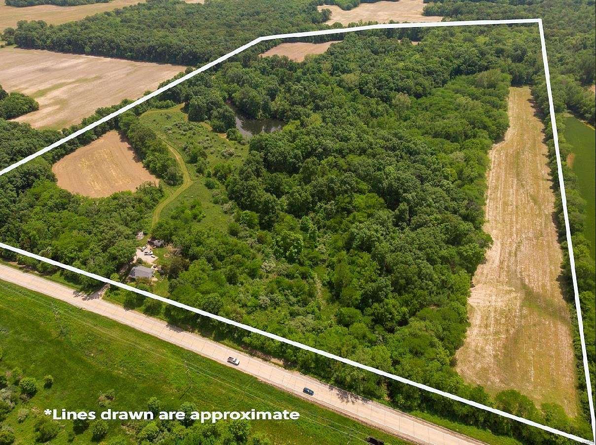 67.9 Acres of Agricultural Land with Home for Sale in Bingham, Illinois
