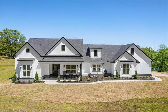 3 Acres of Residential Land with Home for Sale in Van Buren, Arkansas