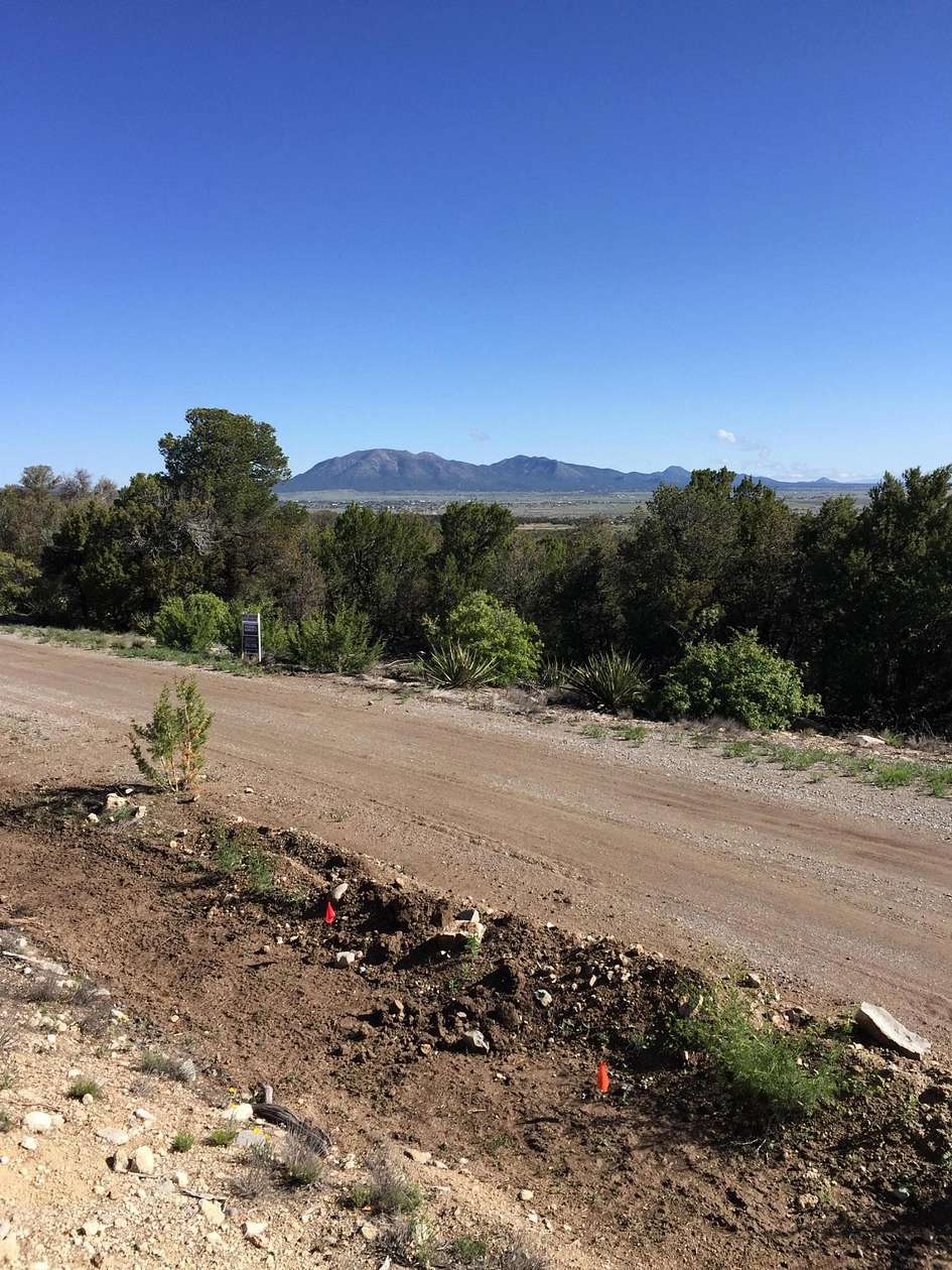 0.91 Acres of Residential Land for Sale in Edgewood, New Mexico
