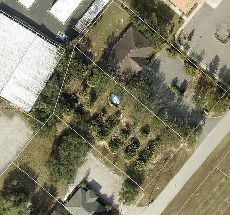 0.53 Acres of Mixed-Use Land for Sale in Tavares, Florida