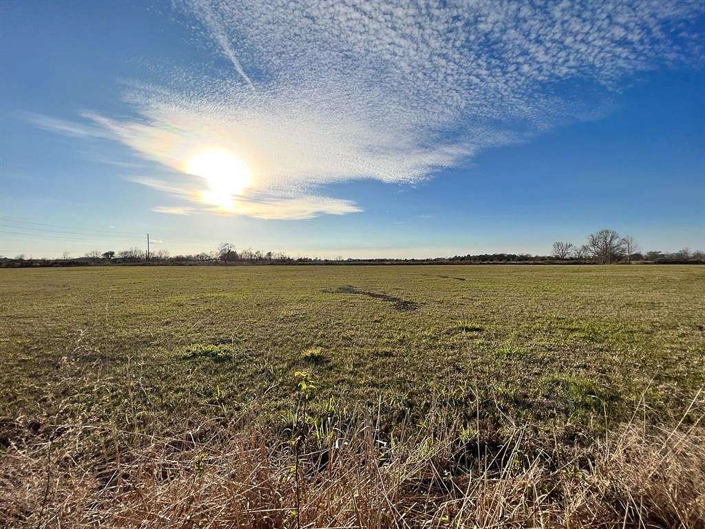 29.715 Acres of Mixed-Use Land for Sale in Dayton, Texas