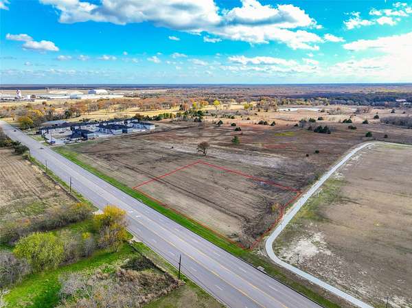 1.58 Acres of Mixed-Use Land for Sale in Greenville, Texas