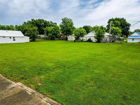 0.34 Acres of Commercial Land for Sale in Fredericktown, Missouri