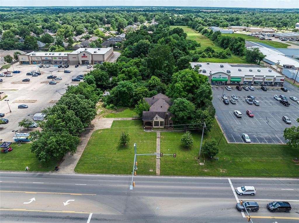2 Acres of Commercial Land for Sale in Paris, Texas
