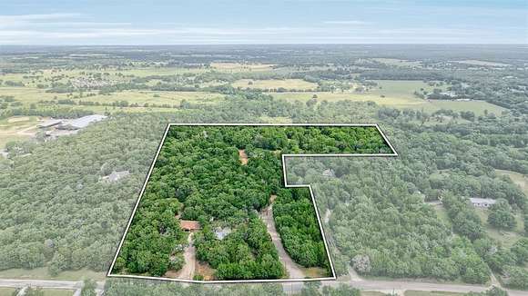 14.9 Acres of Land with Home for Sale in Whitesboro, Texas