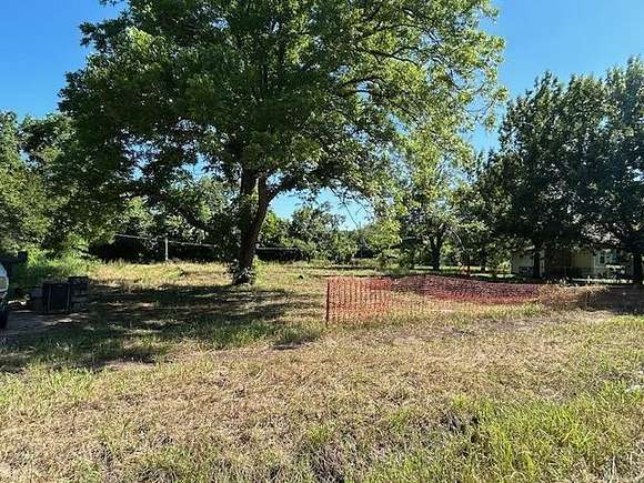 0.326 Acres of Residential Land for Sale in Whitewright, Texas