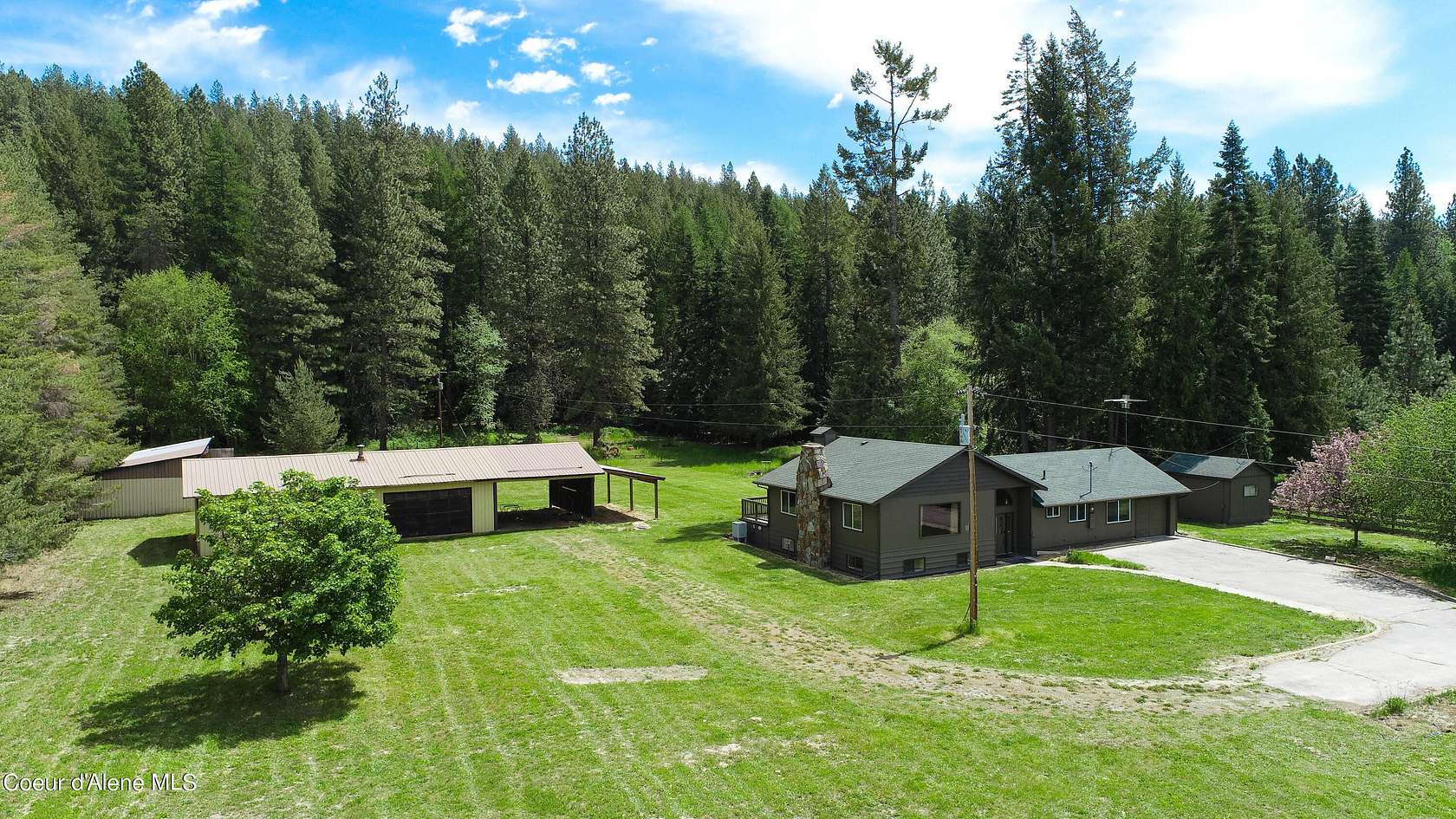 4.8 Acres of Residential Land with Home for Sale in Bonners Ferry, Idaho