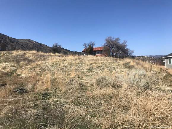 0.25 Acres of Residential Land for Sale in Tehachapi, California