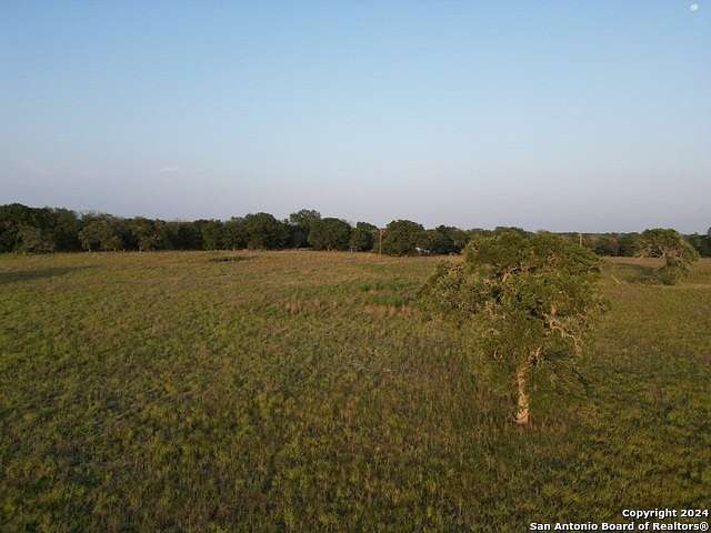 1 Acre of Residential Land for Sale in La Vernia, Texas