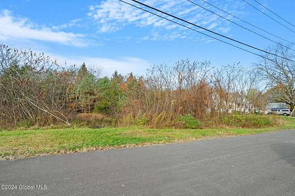 1.4 Acres of Residential Land for Sale in Schodack Town, New York