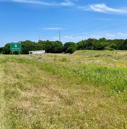 0.35 Acres of Commercial Land for Sale in Henrietta, Texas