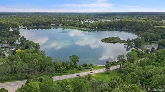 1.5 Acres of Residential Land for Sale in White Lake, Michigan