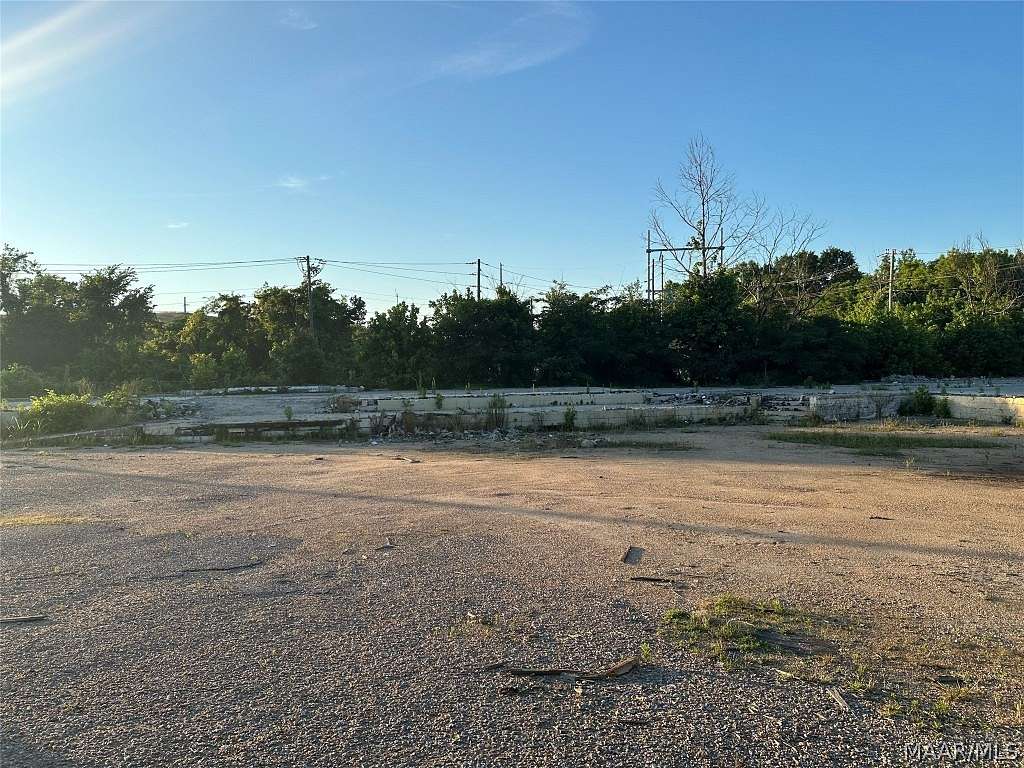 0.75 Acres of Commercial Land for Sale in Selma, Alabama