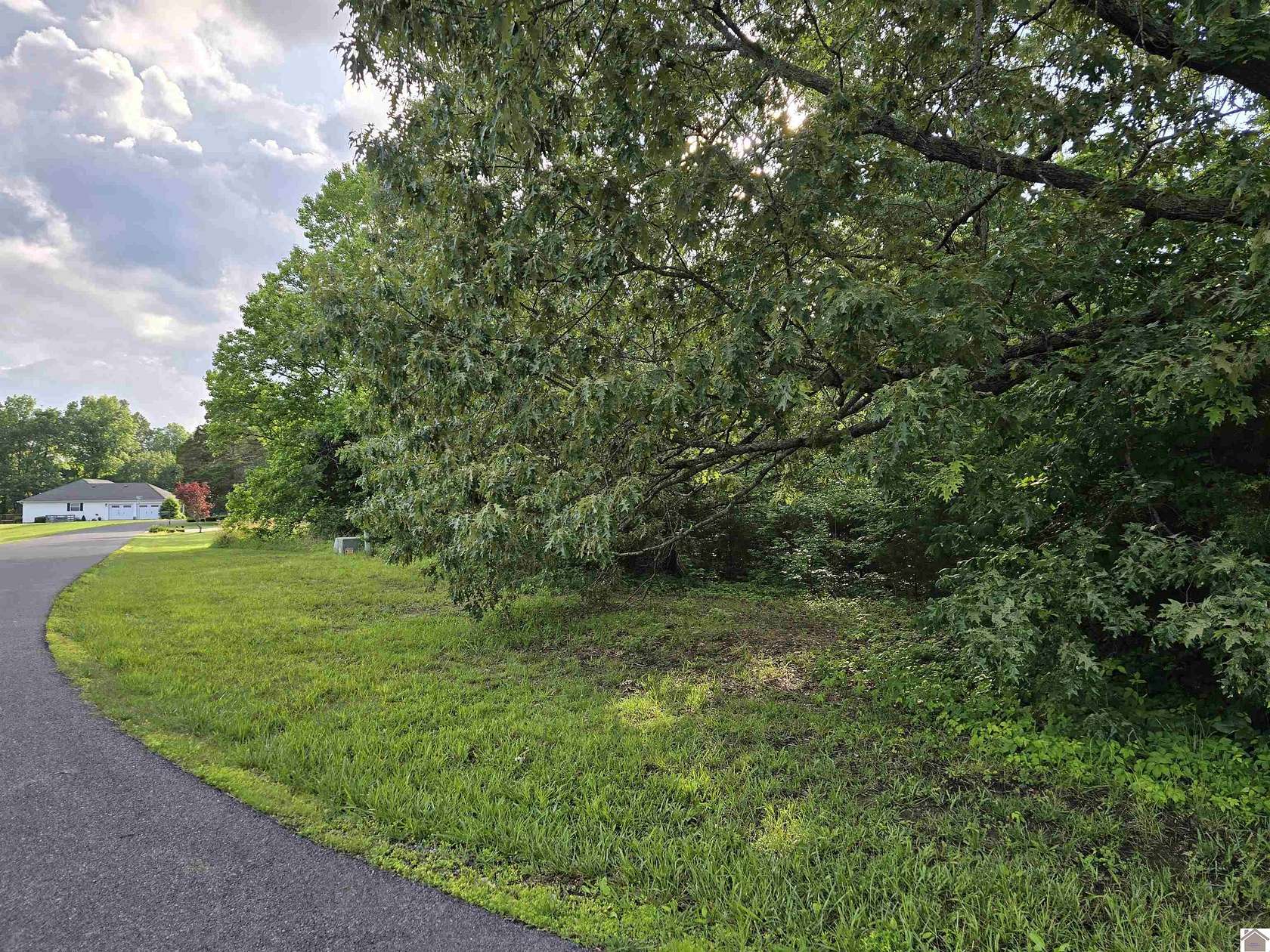 1.2 Acres of Residential Land for Sale in Benton, Kentucky